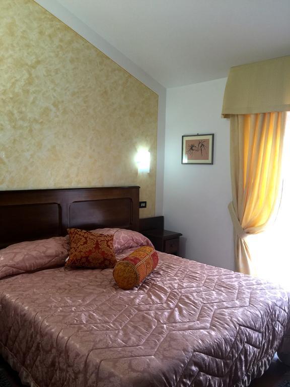Hotel Ristorante Al Brunello Di Montalcino Zimmer foto