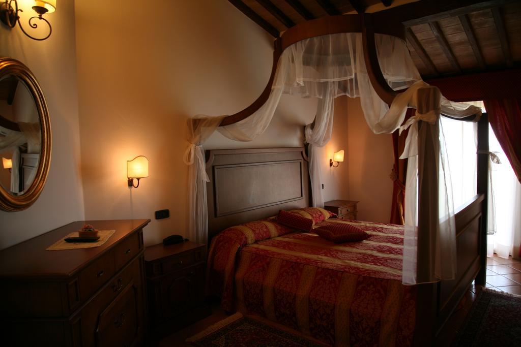Hotel Ristorante Al Brunello Di Montalcino Exterior foto